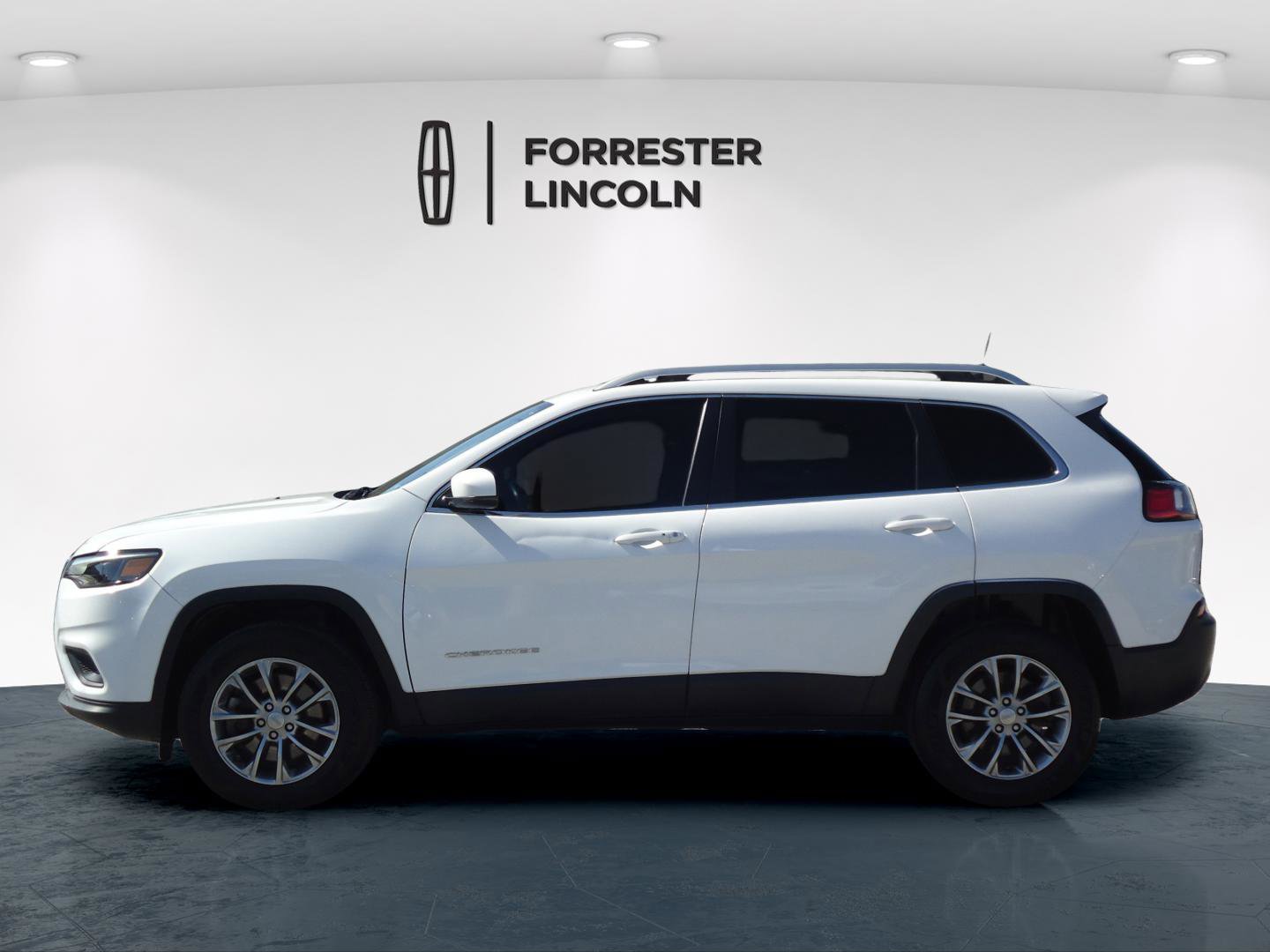 Used 2020 Jeep Cherokee Latitude Plus w/ Cold Weather Group image 6