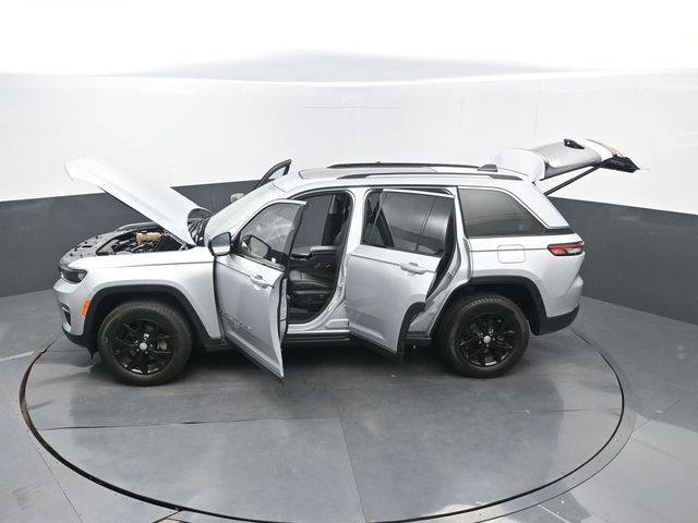 Used 2022 Jeep Grand Cherokee Limited image 71