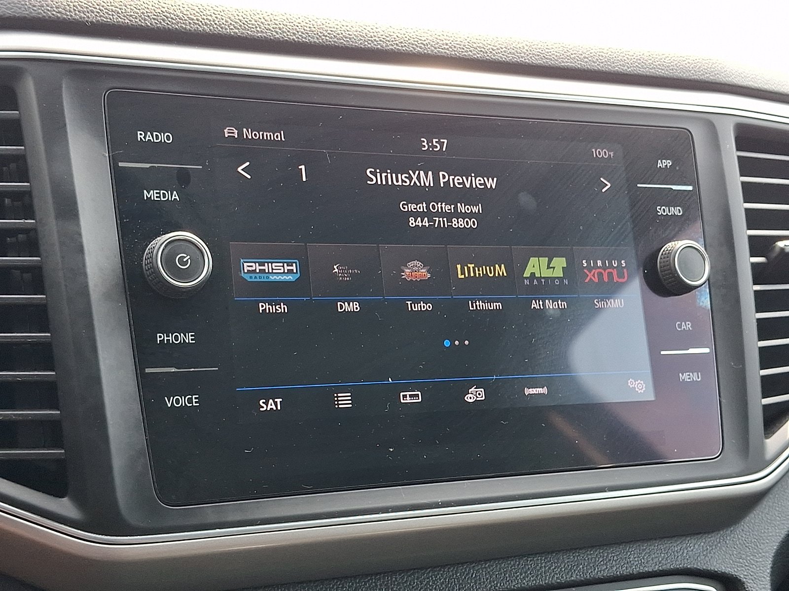 Used 2018 Volkswagen Atlas SE AWD/4WD image 17