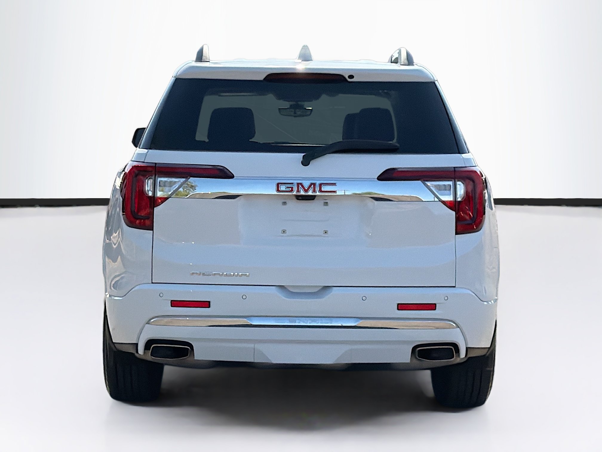 Used 2023 GMC Acadia Denali w/ Denali Technology Package FWD image 6