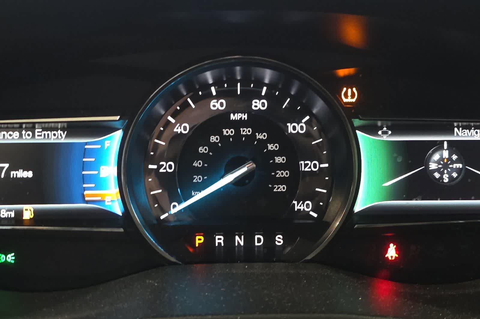 Used 2017 Ford Explorer XLT w/ Equipment Group 202A AWD/4WD image 25