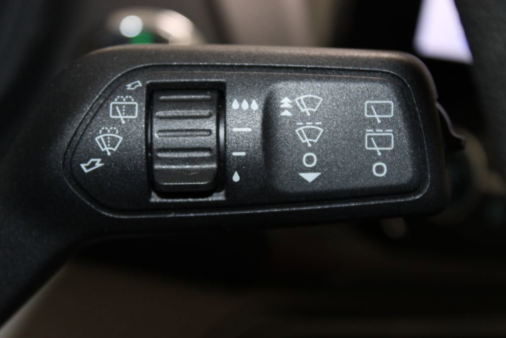 Used 2021 Ford EcoSport SE w/ SE Convenience Package FWD image 36