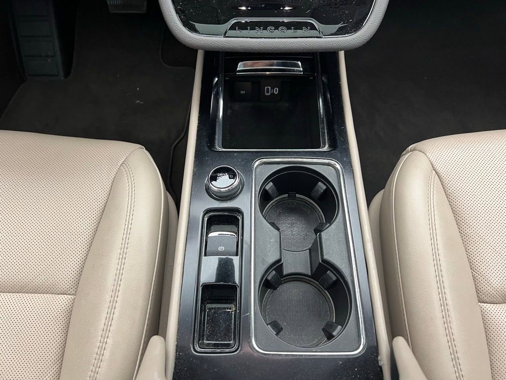 Used 2022 Lincoln Corsair FWD w/ Premium Package image 11