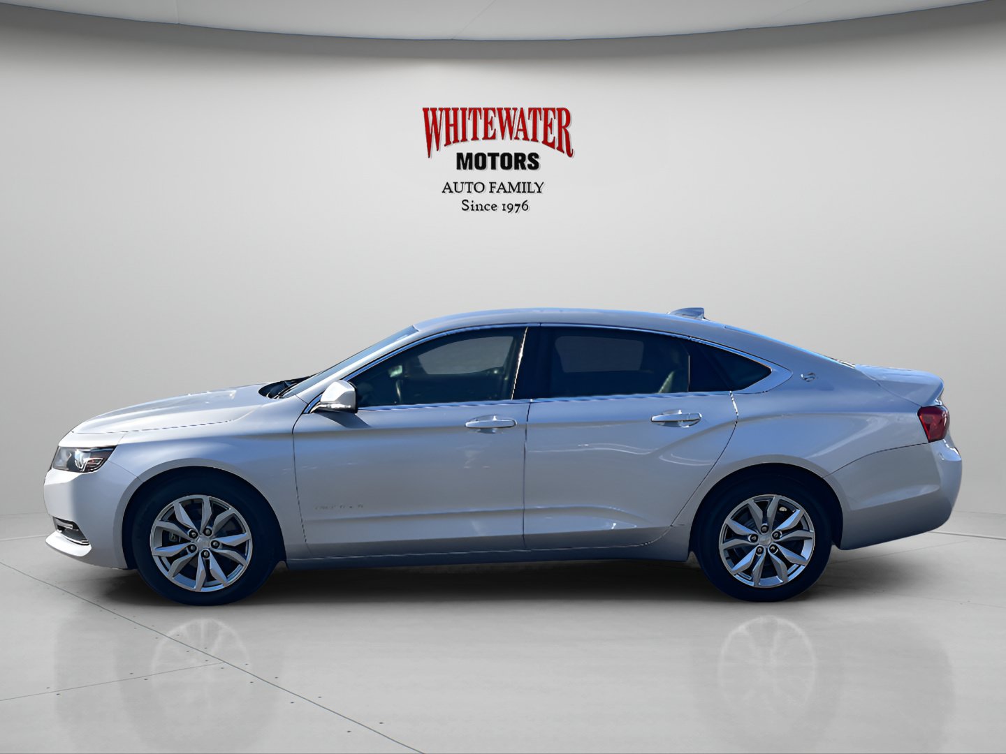 Used 2019 Chevrolet Impala LT FWD image 2