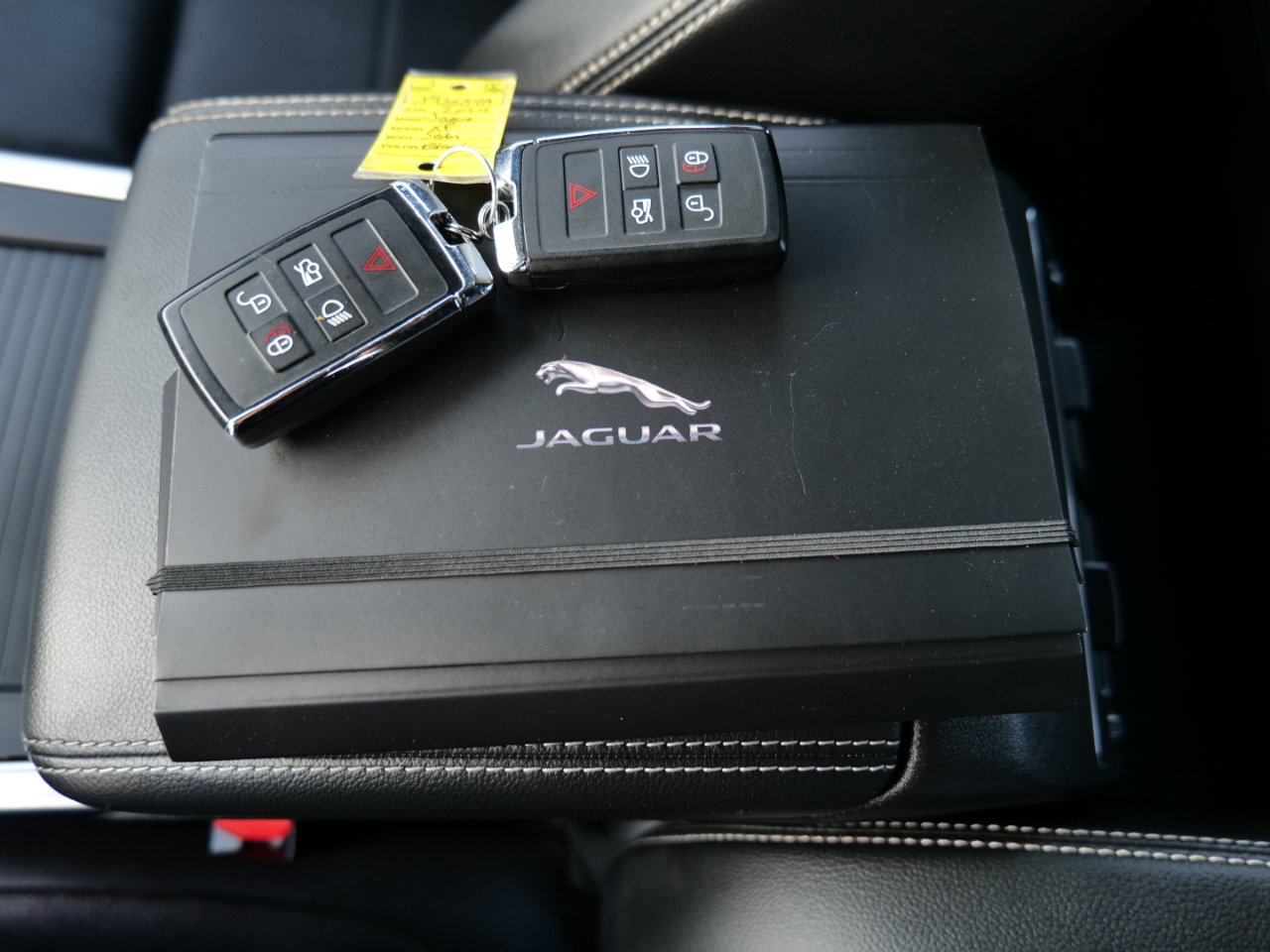 Used 2024 Jaguar XF R-Dynamic SE image 33