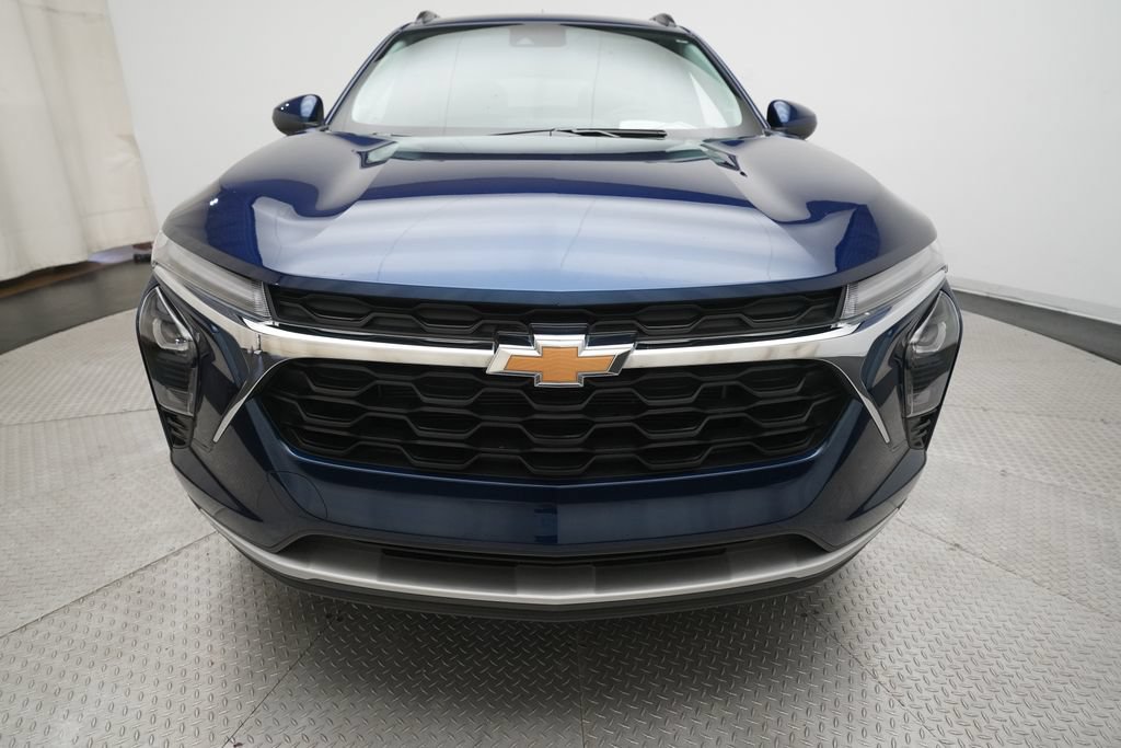 Used 2024 Chevrolet Trax LT w/ Driver Confidence Package FWD image 21
