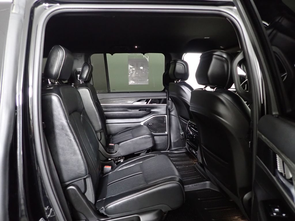 Used 2022 Jeep Wagoneer Series III w/ Convenience Group I AWD/4WD image 38