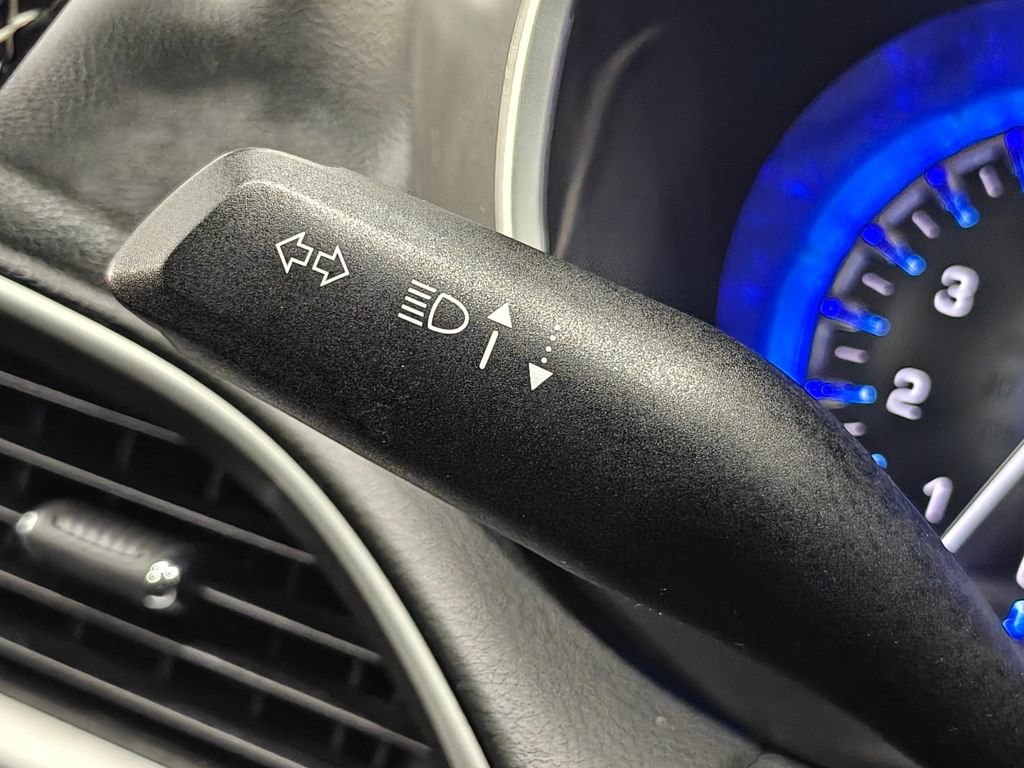 Used 2025 Chrysler Pacifica Select image 50