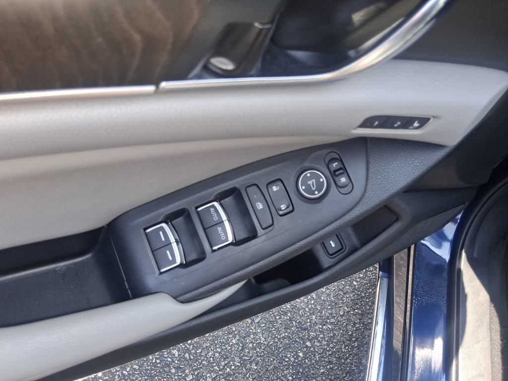 Used 2021 Honda Accord EX-L image 7