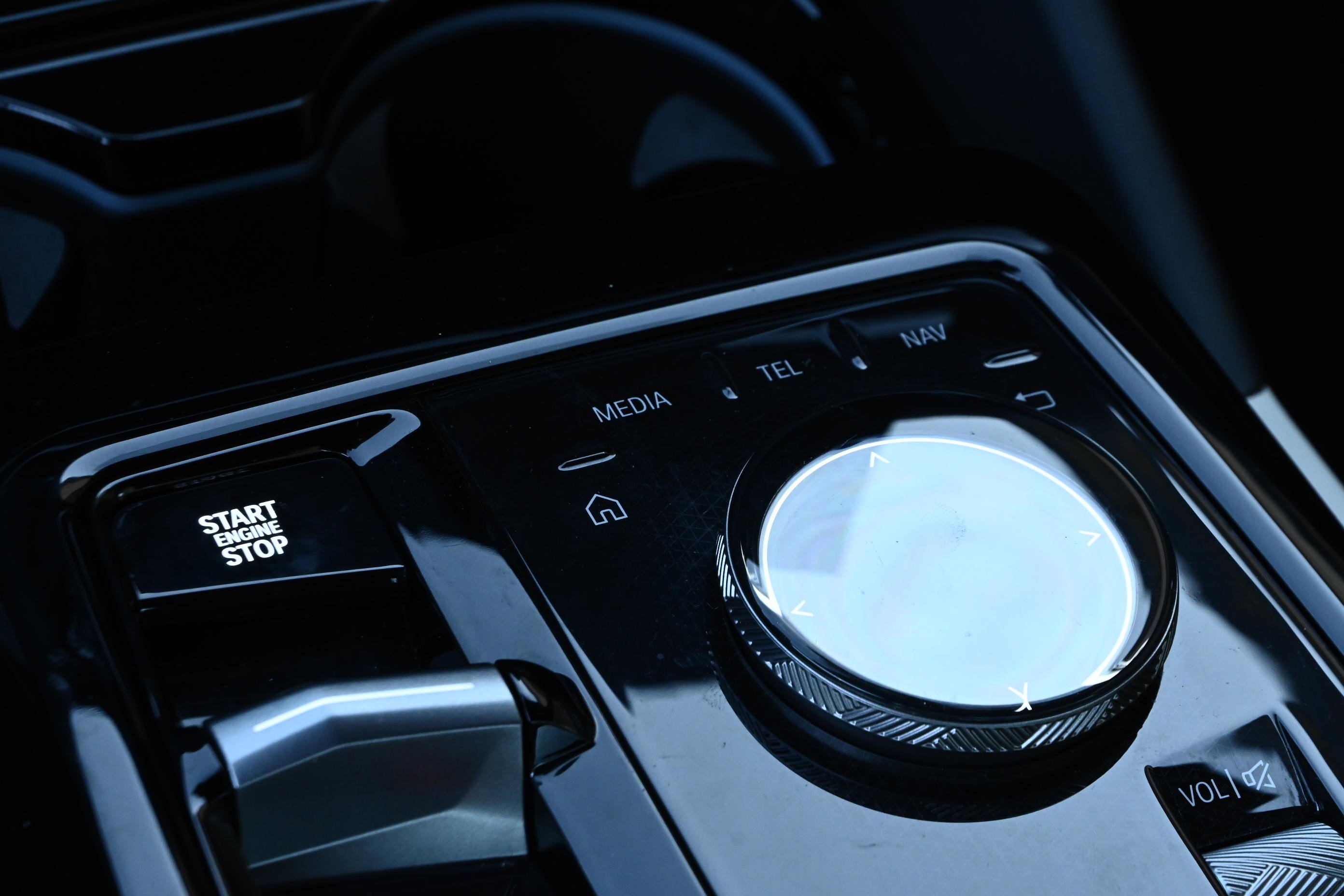 Certified 2024 BMW 530i w/ Convenience Package image 17