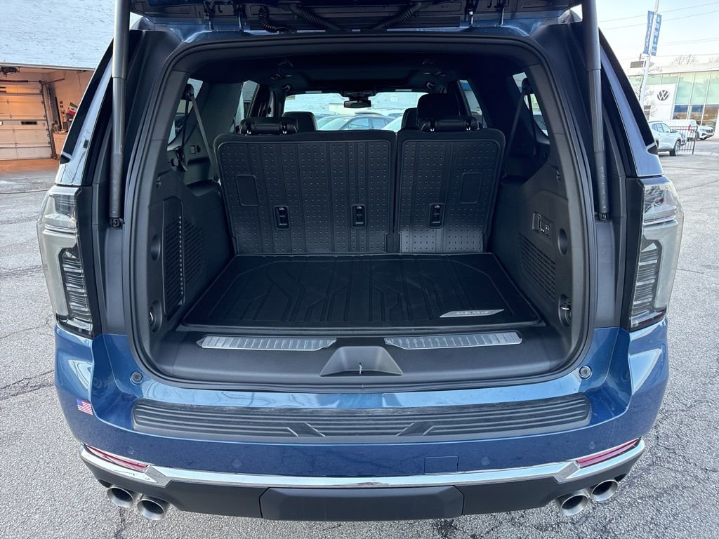 Used 2025 Chevrolet Suburban Premier w/ Sun And Tow Package image 14