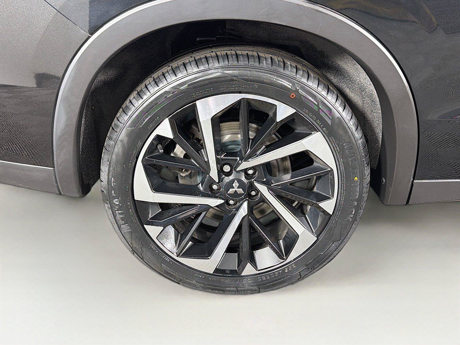 Used 2023 Mitsubishi Outlander SE AWD/4WD image 35