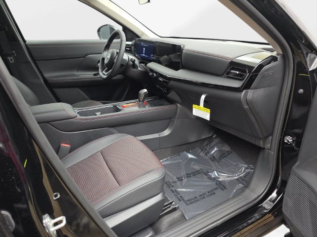 New 2027 Nissan Kicks SR w/ SR Premium Package FWD image 39