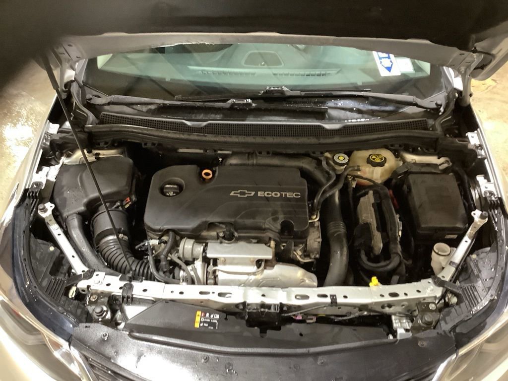 Used 2017 Chevrolet Cruze LT w/ Sun And Sound Package image 15