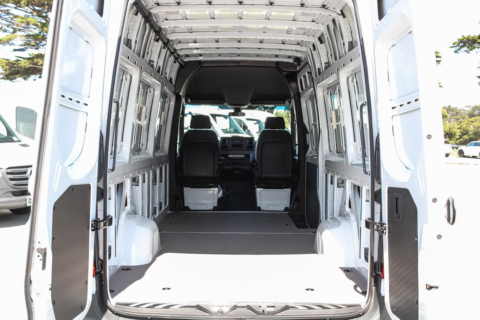 New 2025 Mercedes-Benz Sprinter 2500 image 27