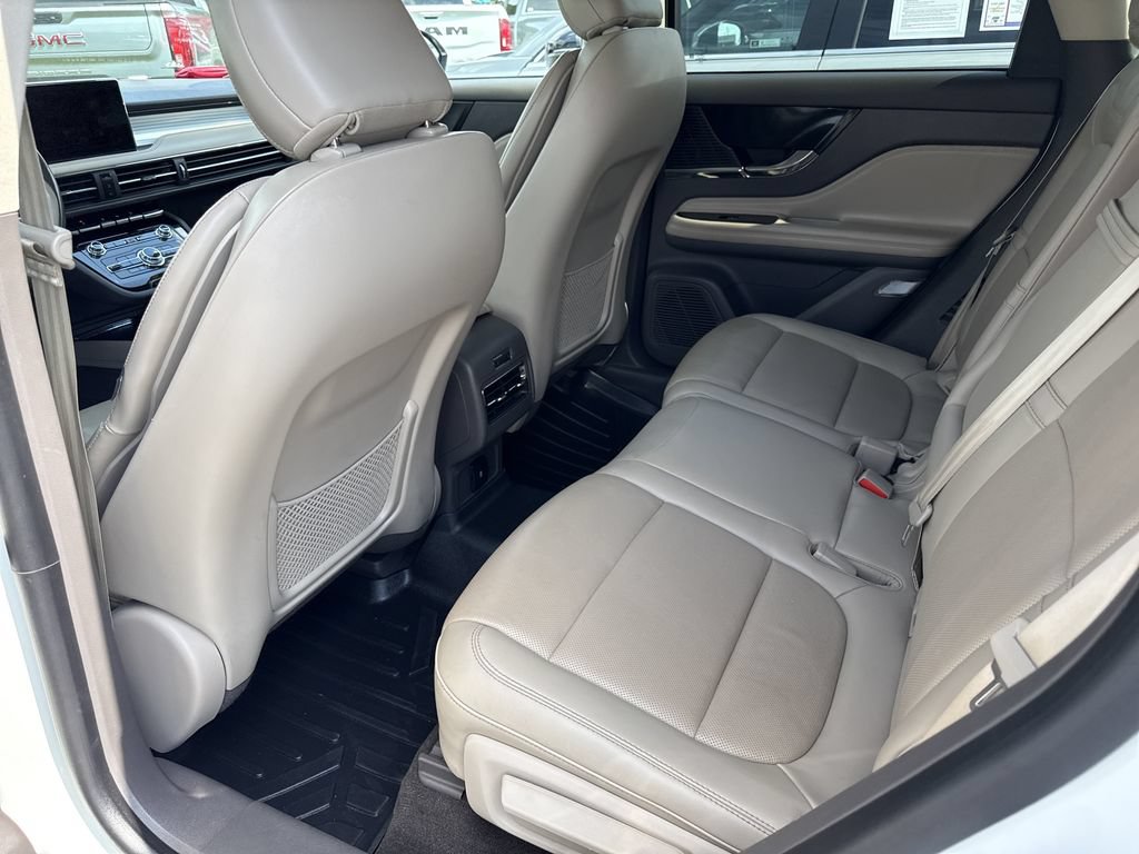 Used 2022 Lincoln Corsair AWD w/ Premium Package image 30