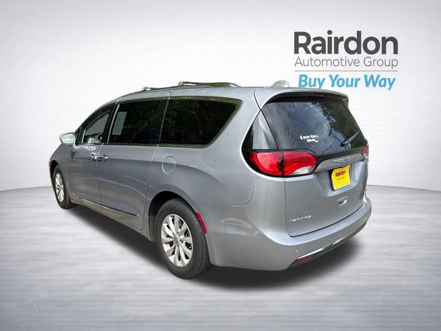 Used 2019 Chrysler Pacifica Touring-L FWD image 5