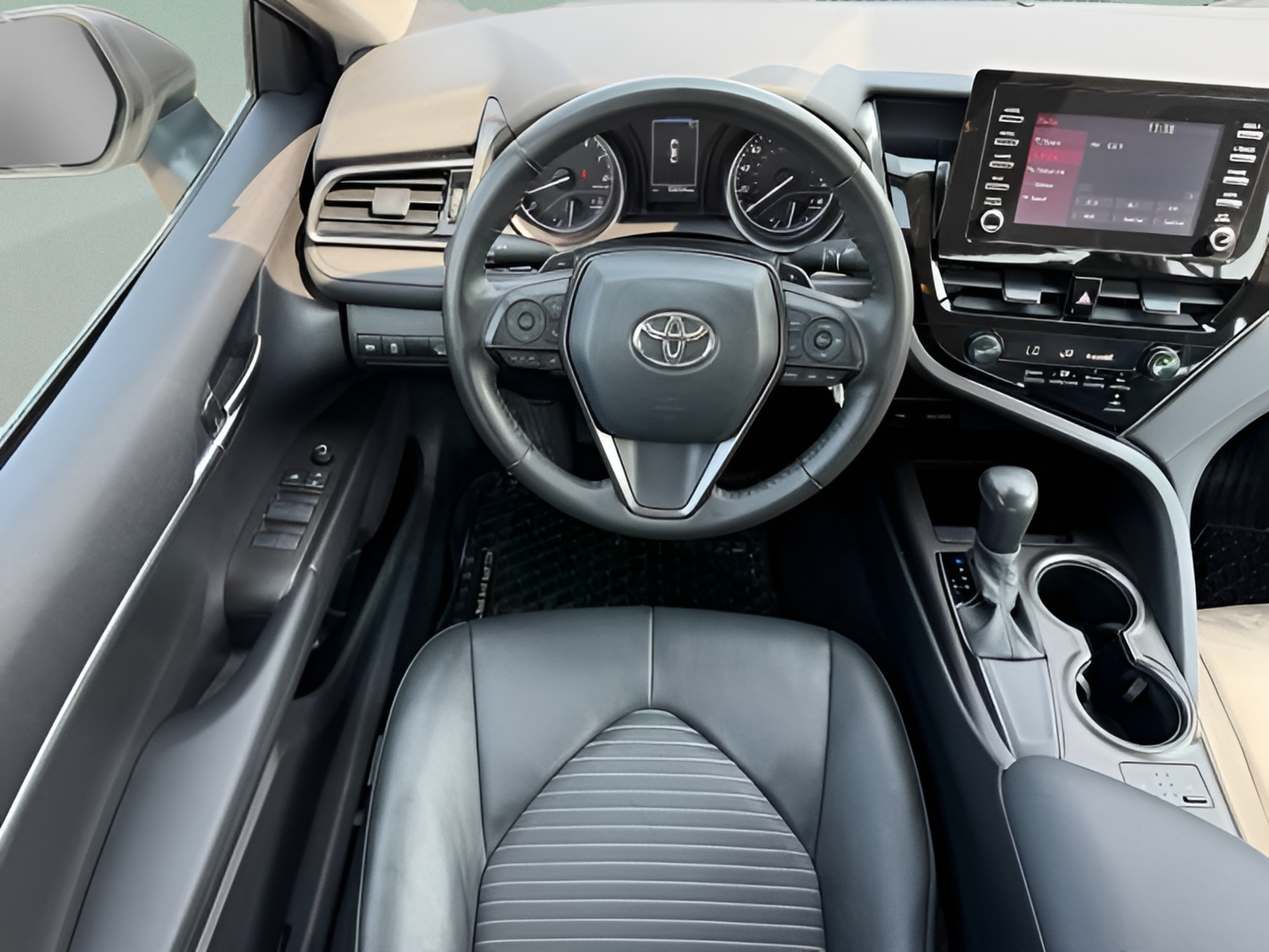 Used 2024 Toyota Camry SE FWD image 10