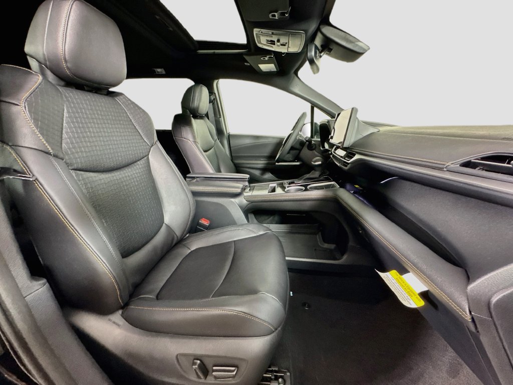 New 2026 Toyota Sienna XLE Woodland Edition AWD/4WD image 30