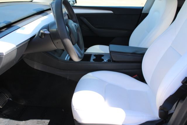 Used 2024 Tesla Model Y Long Range AWD/4WD image 24
