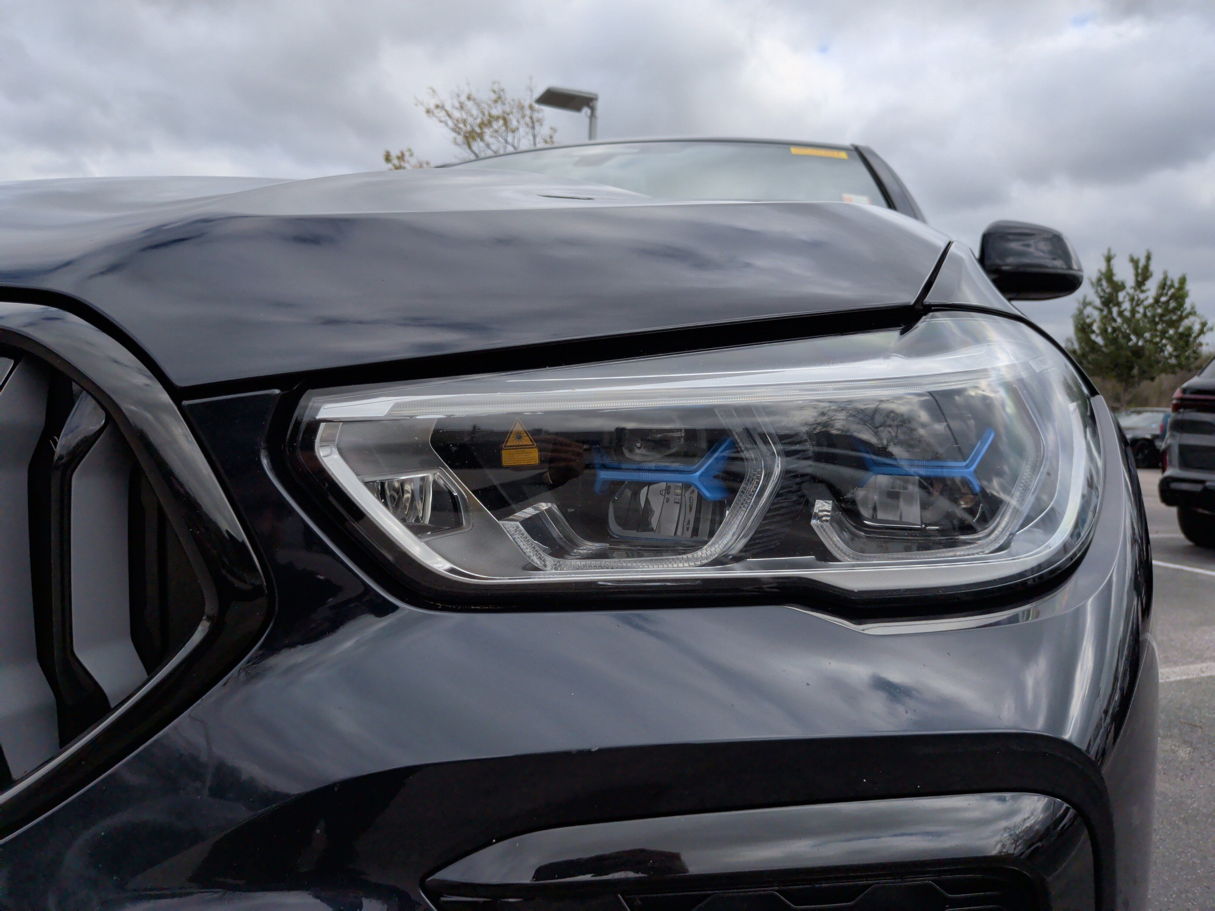 Used 2022 BMW X6 M50i w/ Executive Package image 6