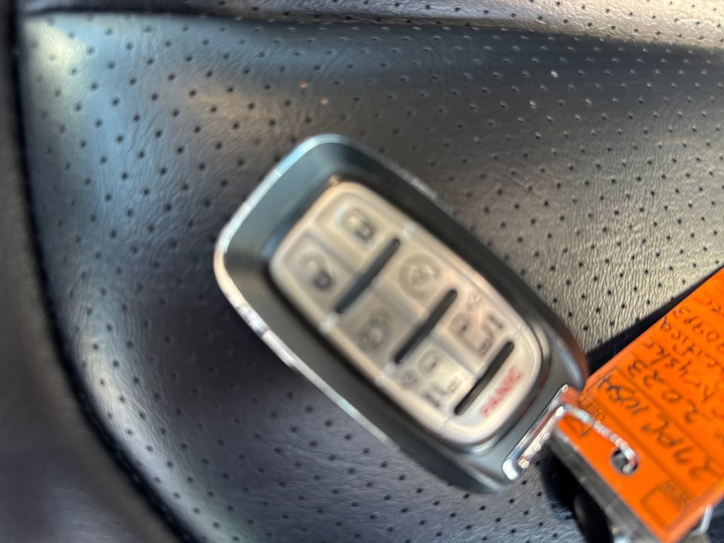 Used 2023 Chrysler Pacifica Touring-L FWD image 37