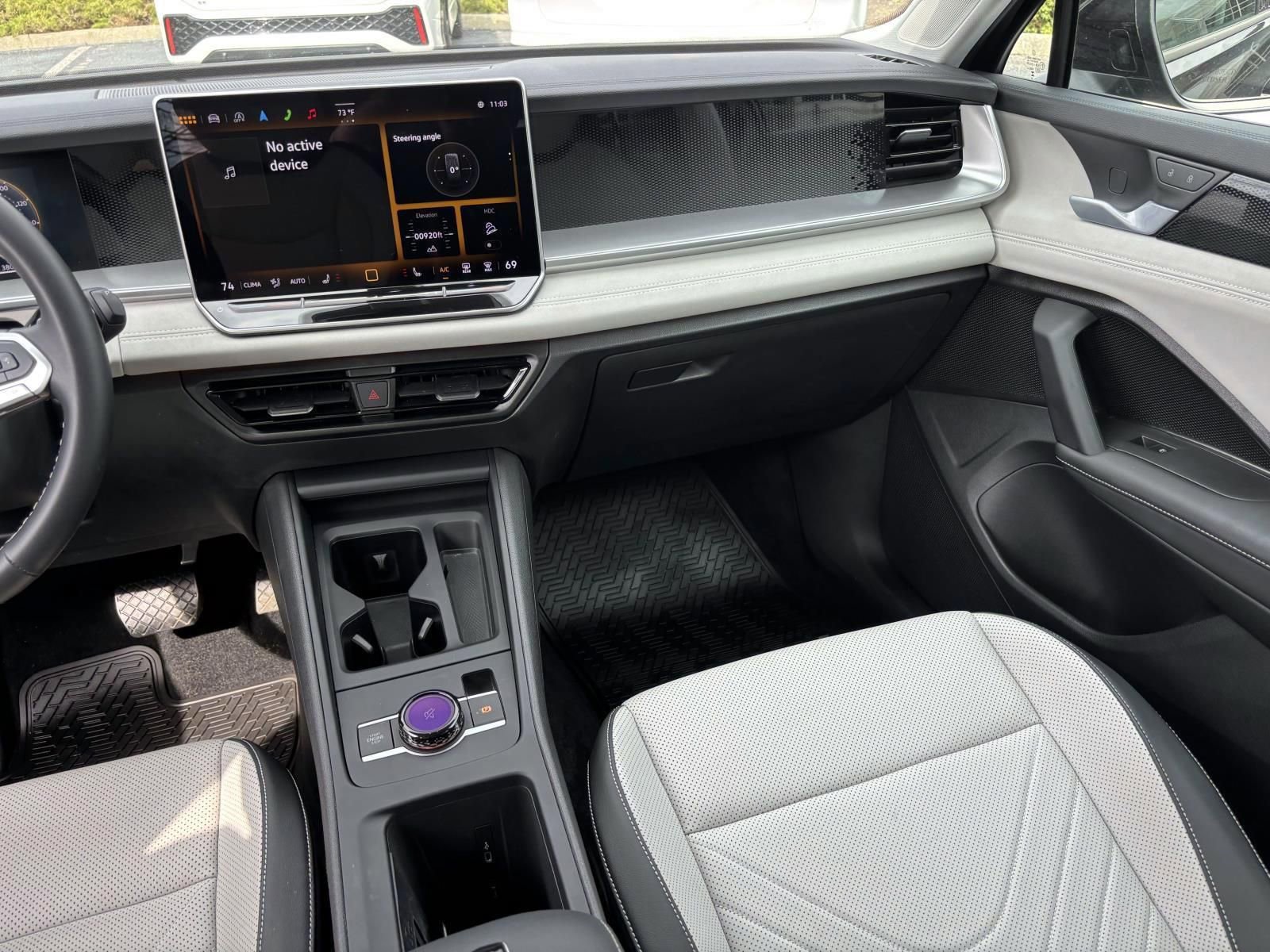 Certified 2025 Volkswagen Tiguan SE AWD/4WD image 30