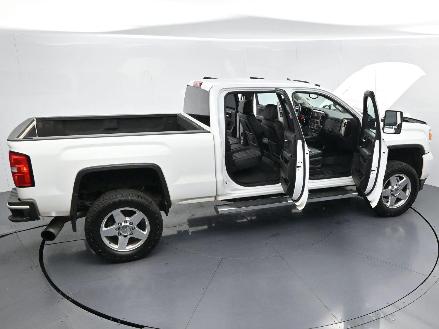 Used 2015 GMC Sierra 2500 Denali w/ Duramax Plus Package AWD/4WD image 39