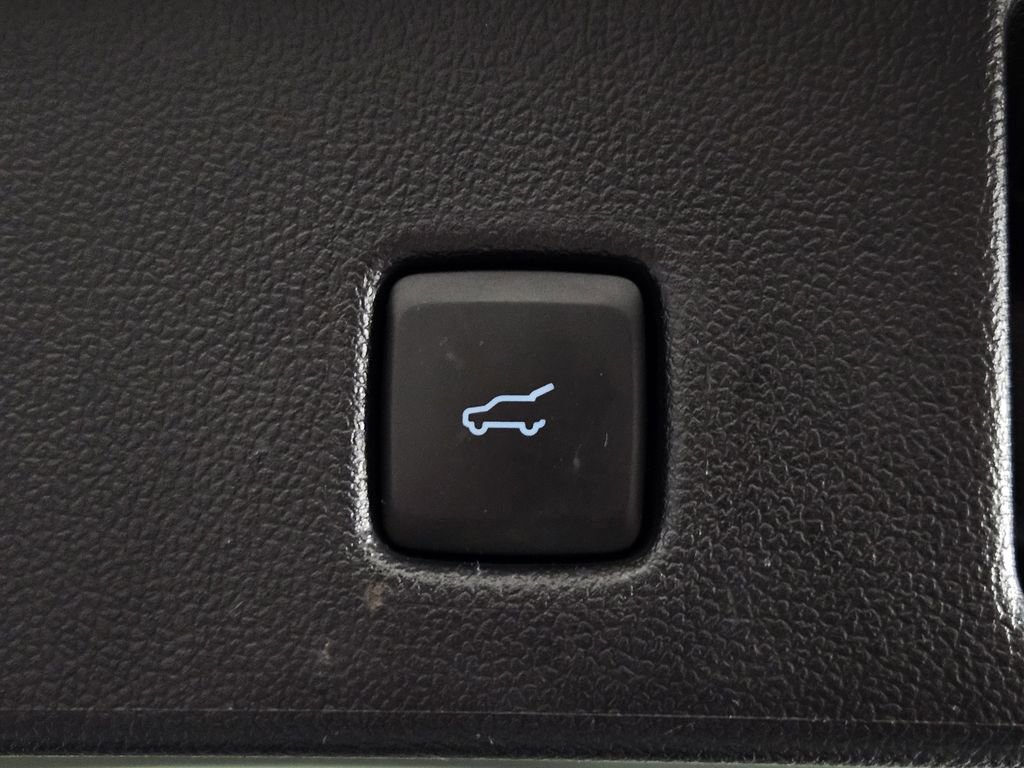 Used 2021 Ford Escape SE w/ SE Sport Appearance Package image 34