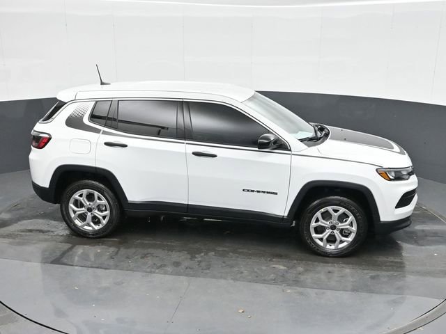 Used 2025 Jeep Compass Sport w/ Mopar Graphics Package image 30