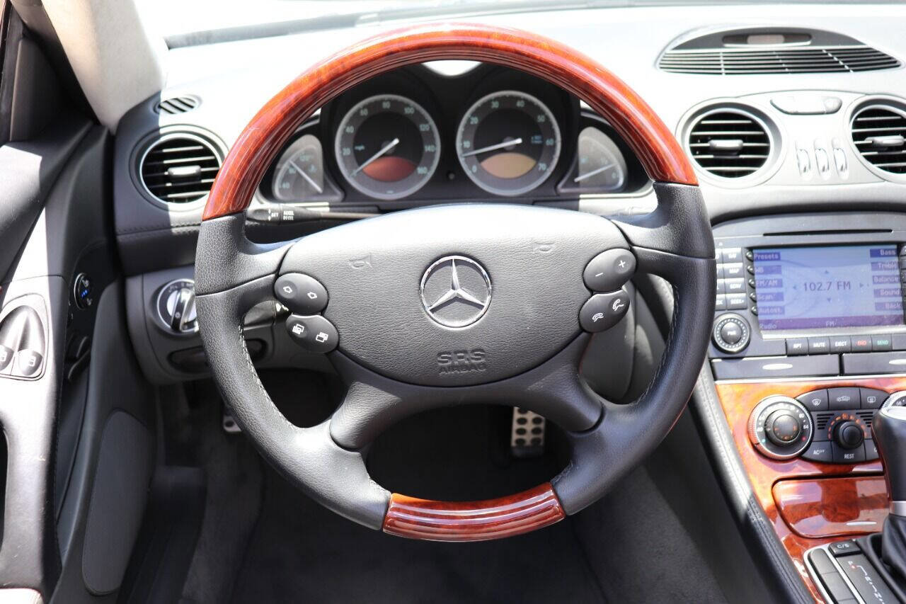 Used 2005 Mercedes-Benz SL 600 image 22