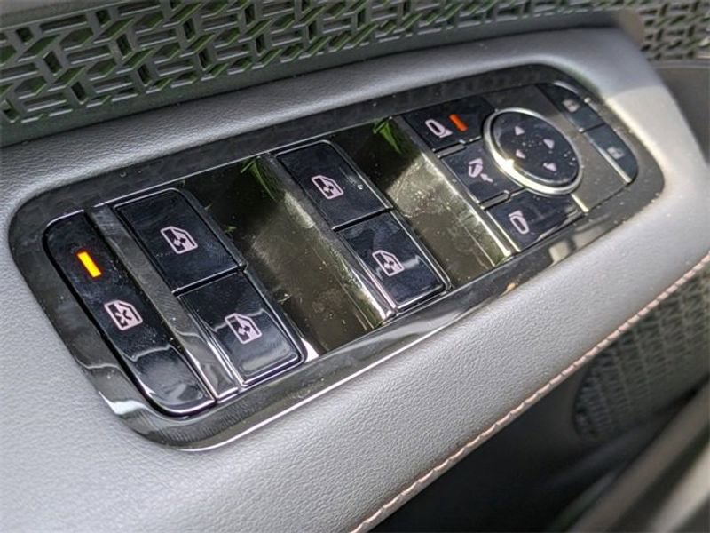 New 2023 Nissan Ariya AWD image 25