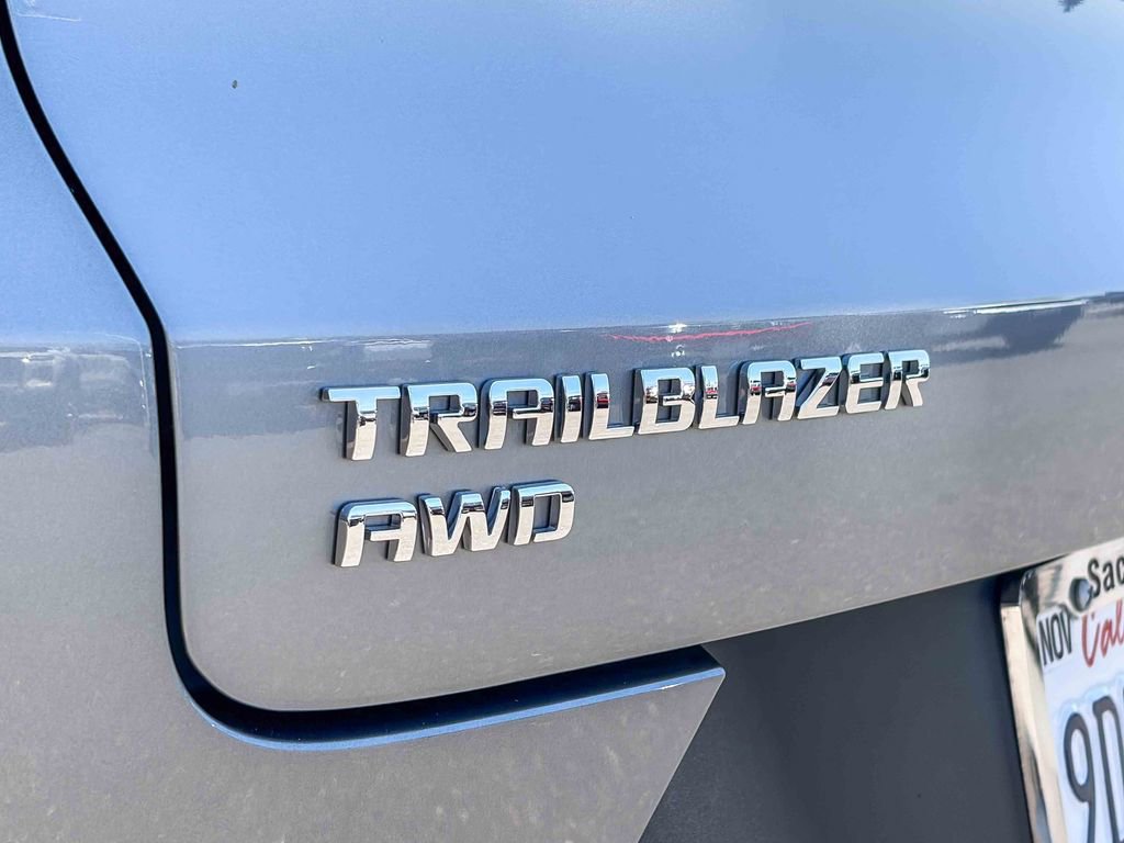 Used 2023 Chevrolet TrailBlazer LT AWD/4WD image 9