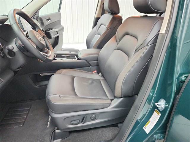 Used 2025 Nissan Pathfinder SL w/ SL Premium Package image 19