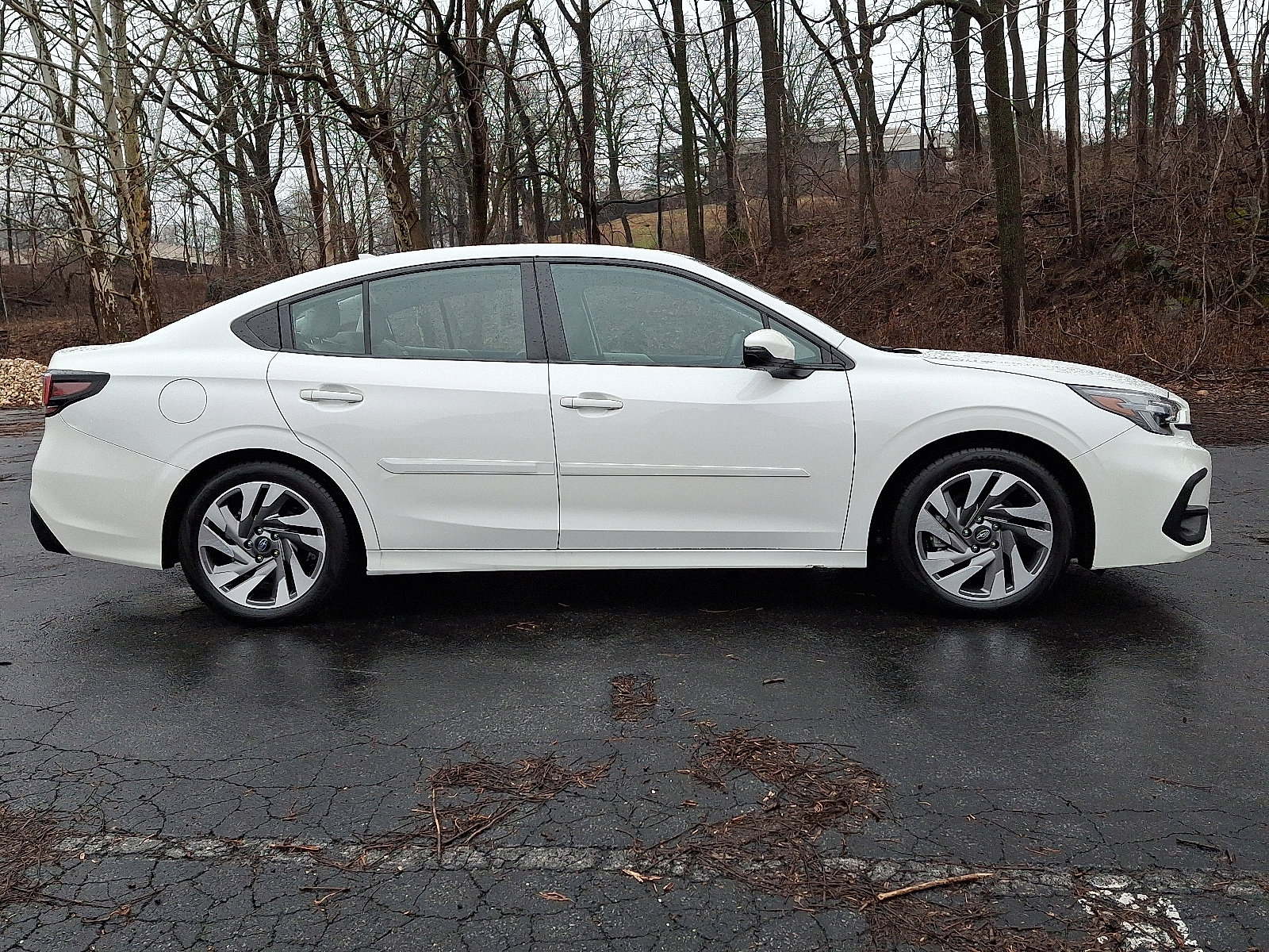 Used 2023 Subaru Legacy Limited image 9