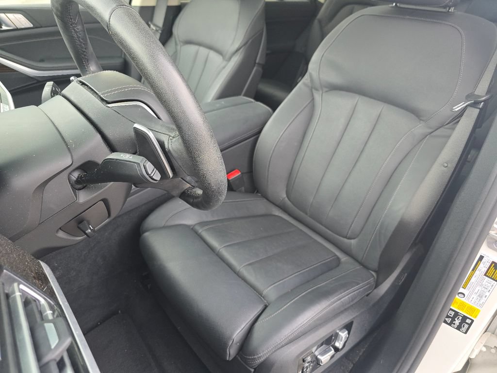 Used 2021 BMW X7 xDrive40i w/ Luxury Seating Package AWD/4WD image 25
