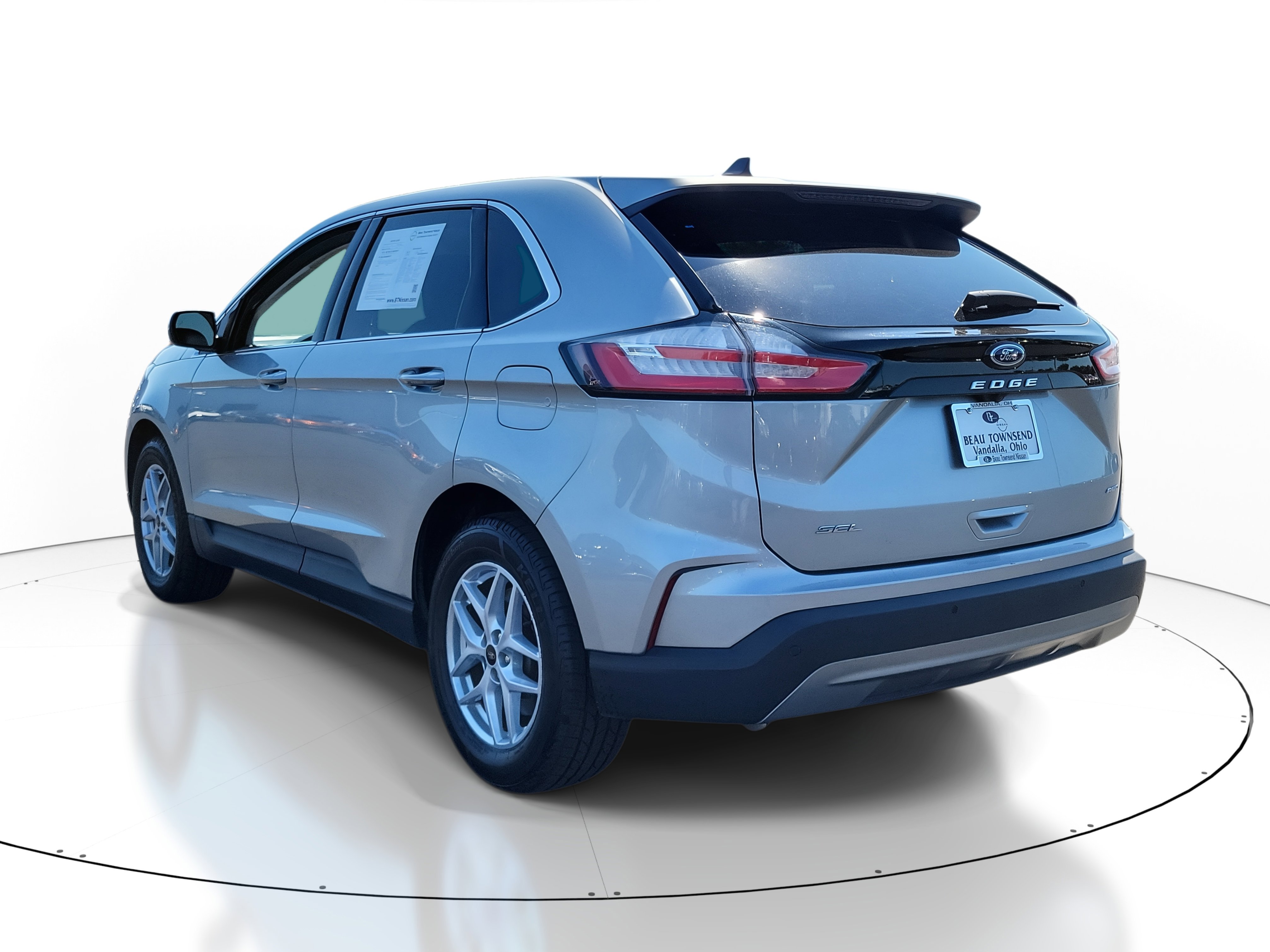 Used 2024 Ford Edge SEL image 3