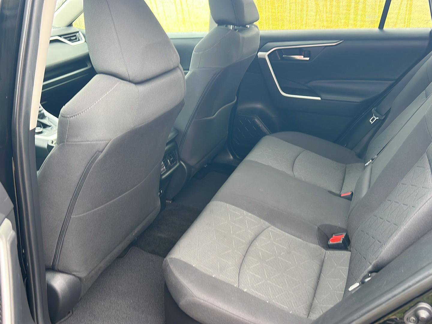 Used 2021 Toyota RAV4 XLE image 10