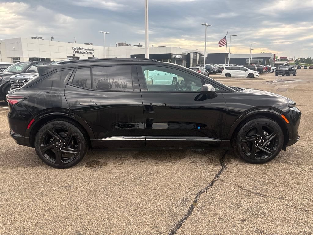 Used 2024 Chevrolet Equinox EV RS FWD image 4