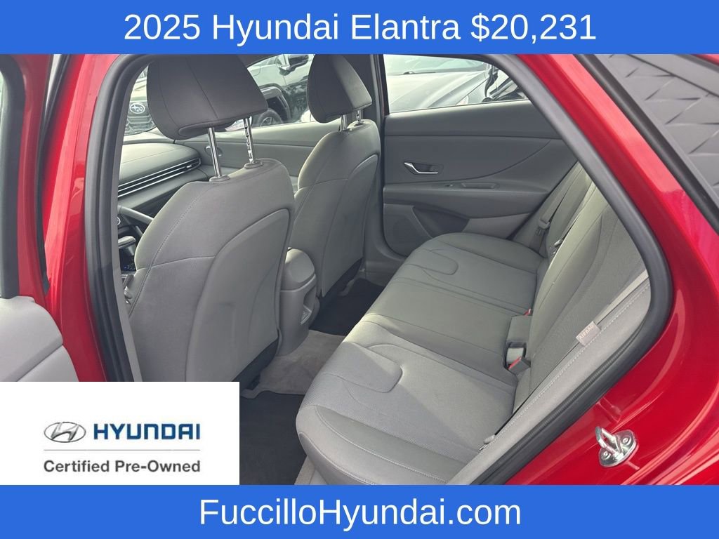 Certified 2025 Hyundai Elantra SE image 23