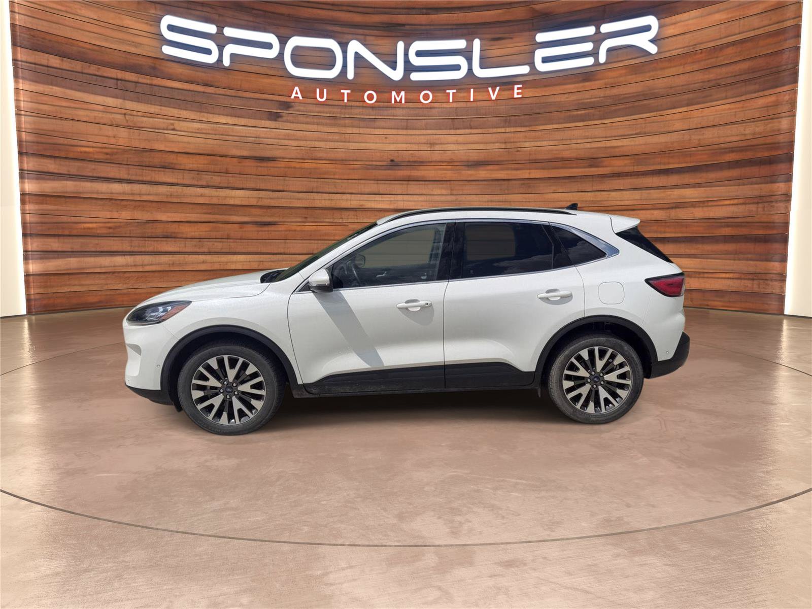 Used 2020 Ford Escape Titanium AWD/4WD image 4