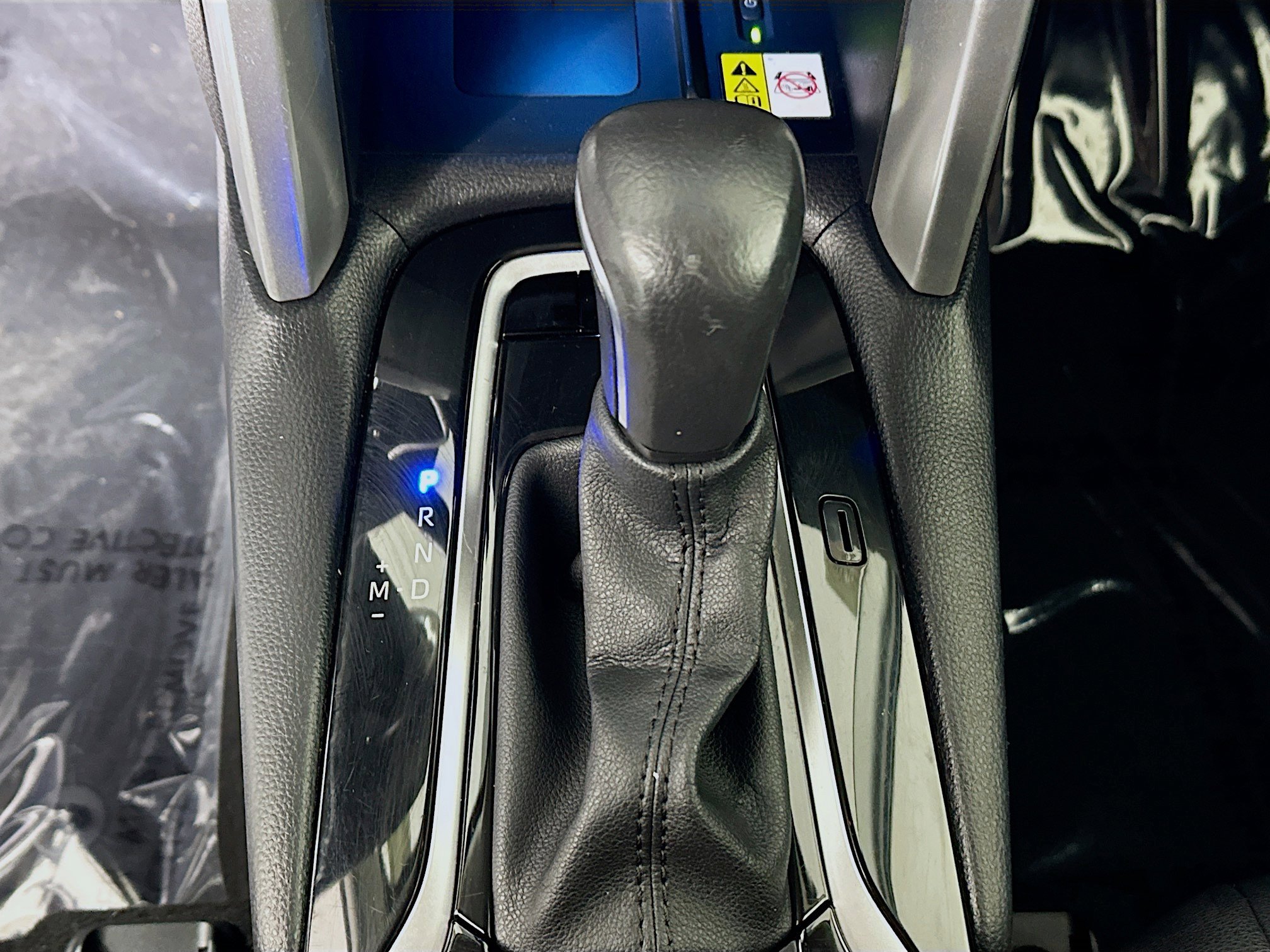 Used 2023 Toyota Corolla Cross XLE w/ Convenience Package image 21