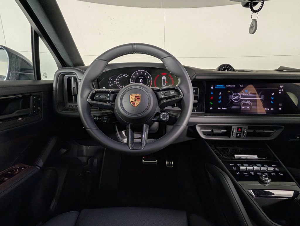 New 2026 Porsche Cayenne GTS image 21