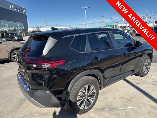 Used 2022 Nissan Rogue SV image 4