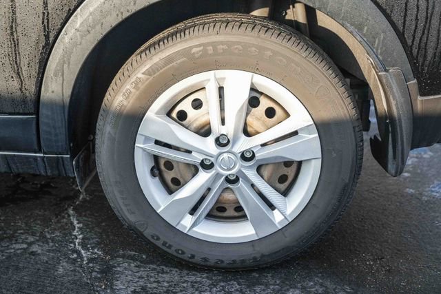 Used 2023 Nissan Kicks S image 12