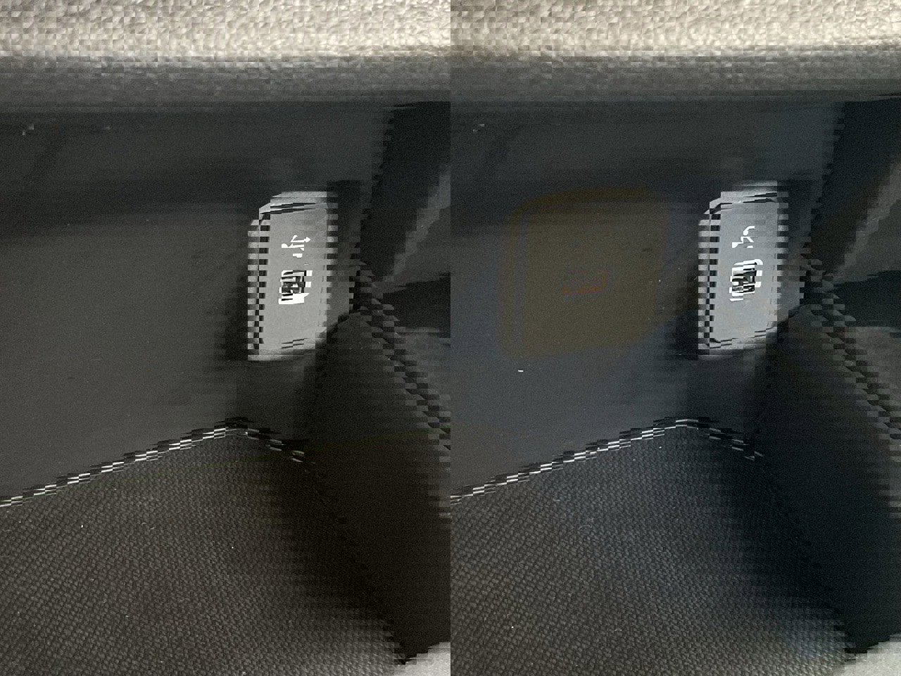 Used 2025 Honda HR-V Sport image 36