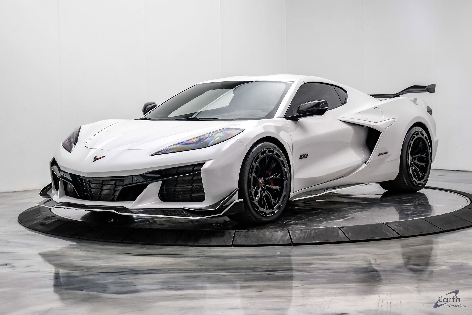 Used 2023 Chevrolet Corvette Z06 w/ Z07 Performance Package image 7