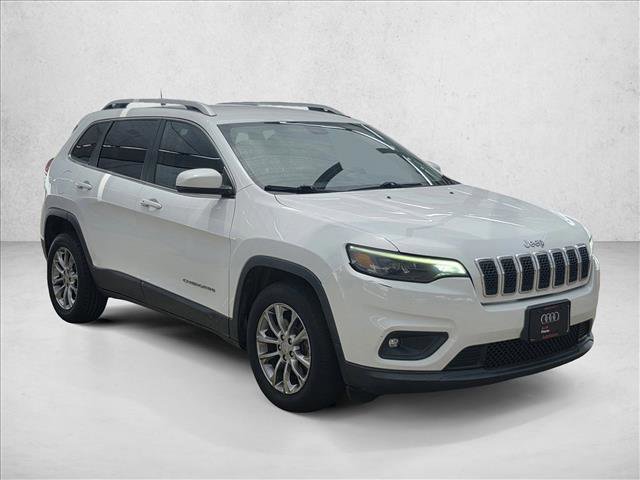 Used 2019 Jeep Cherokee Latitude Plus FWD image 3