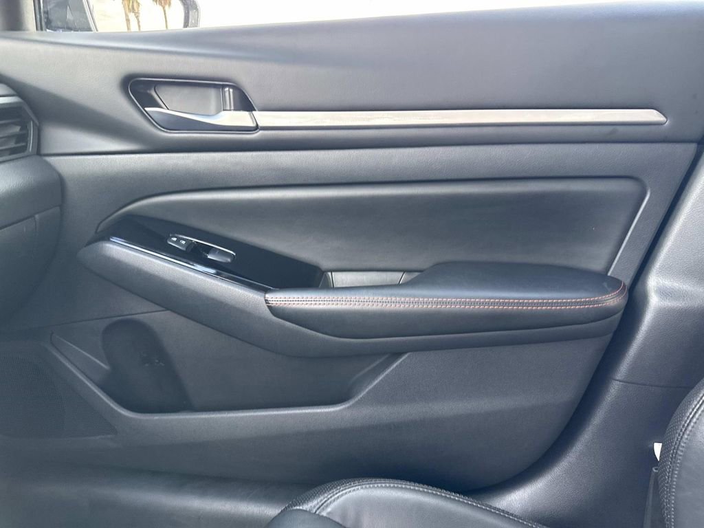 Certified 2025 Nissan Altima 2.5 SR FWD image 21