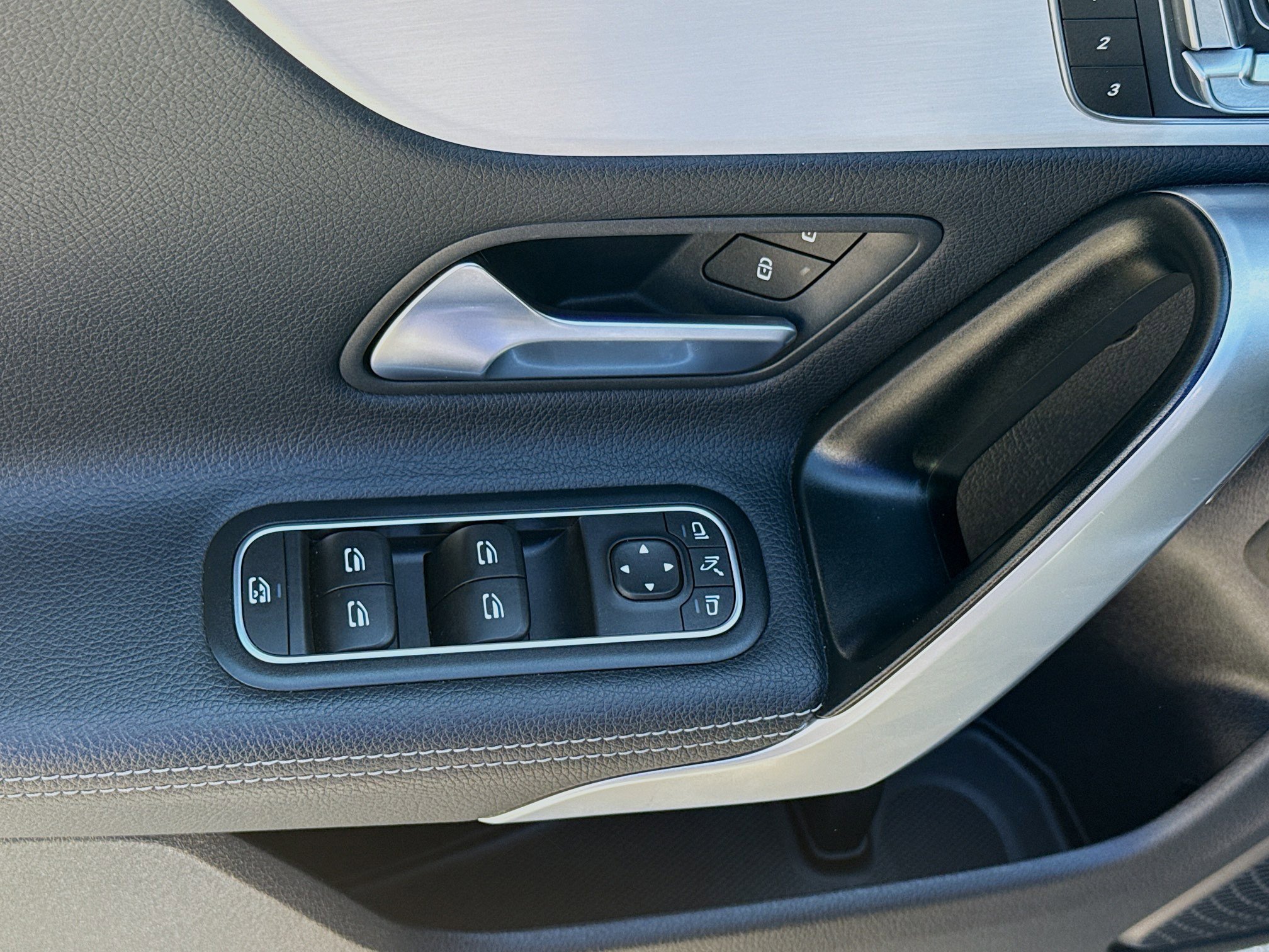 Used 2025 Mercedes-Benz CLA 250 image 16